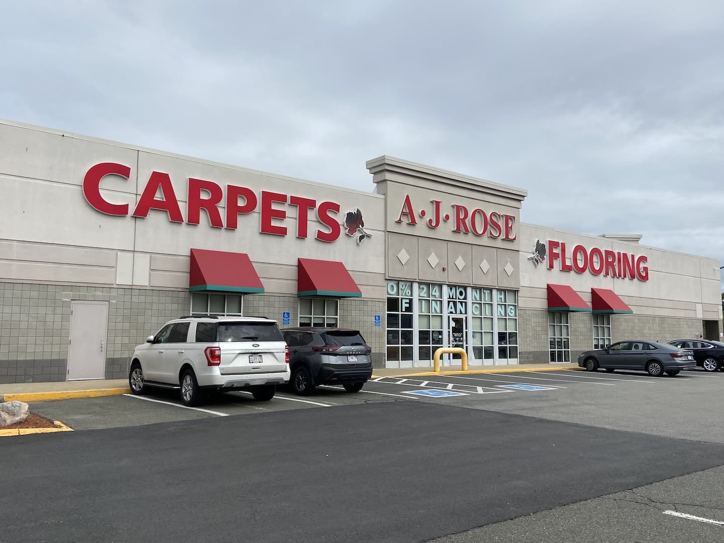 Saugus, MA flooring storefront